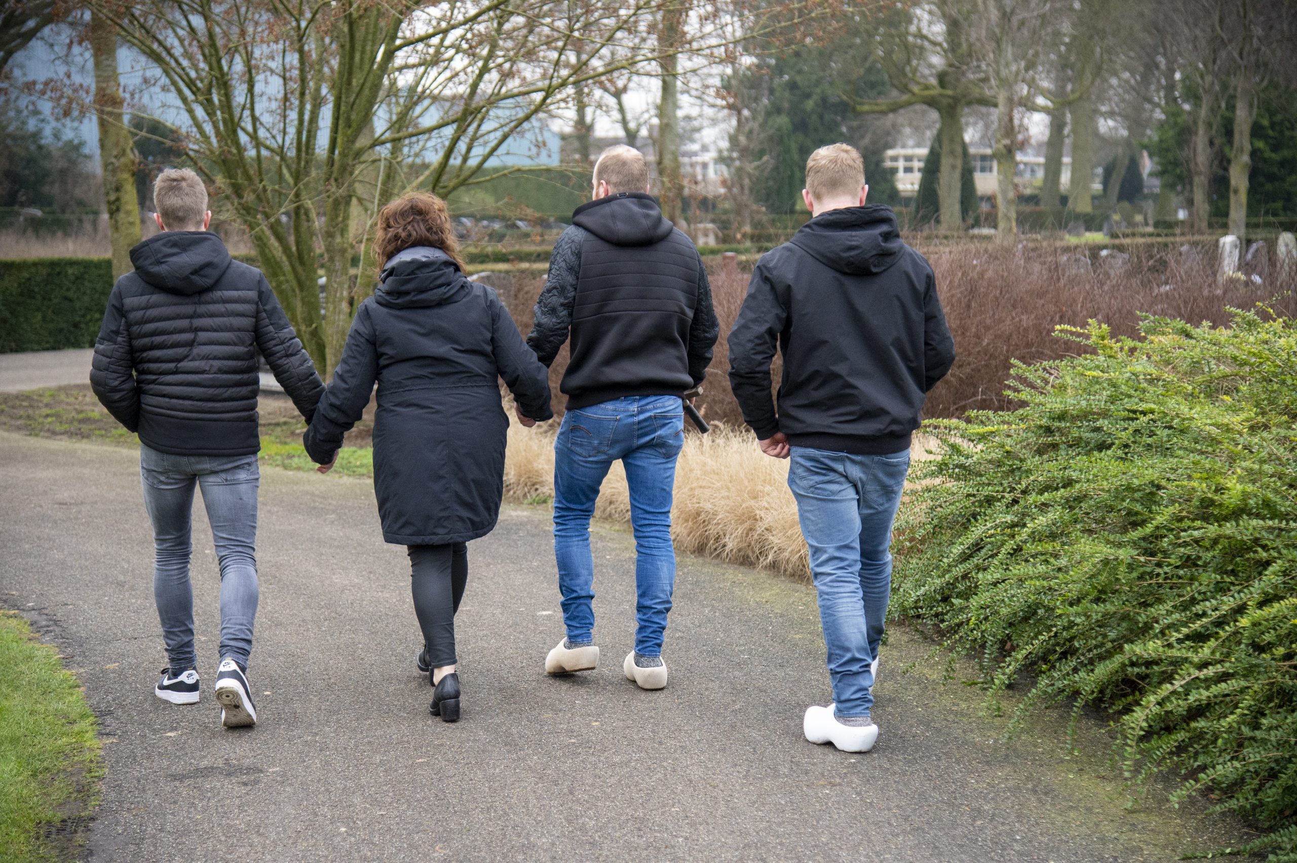 Op de witte klompen