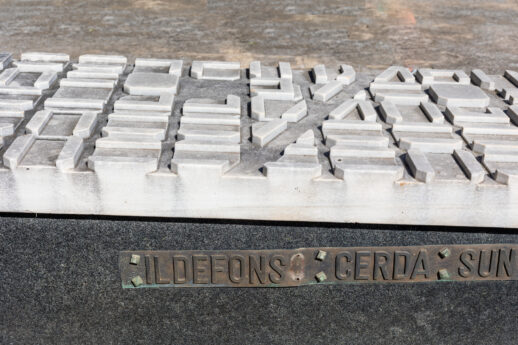 Grafzerk van Ildefons Cerdà in Barcelona, detail van het stratenplan dat hij ontwierp als stedenbouwkundige